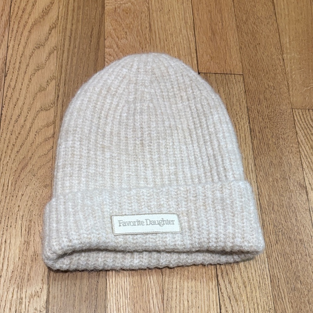 NWT Favorite Daughter beanie
